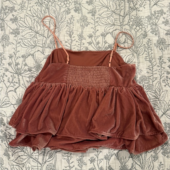 Urban Outfitters Velvet Sleeveless Top in Dusty Rose/Pink - Picture 2 of 5